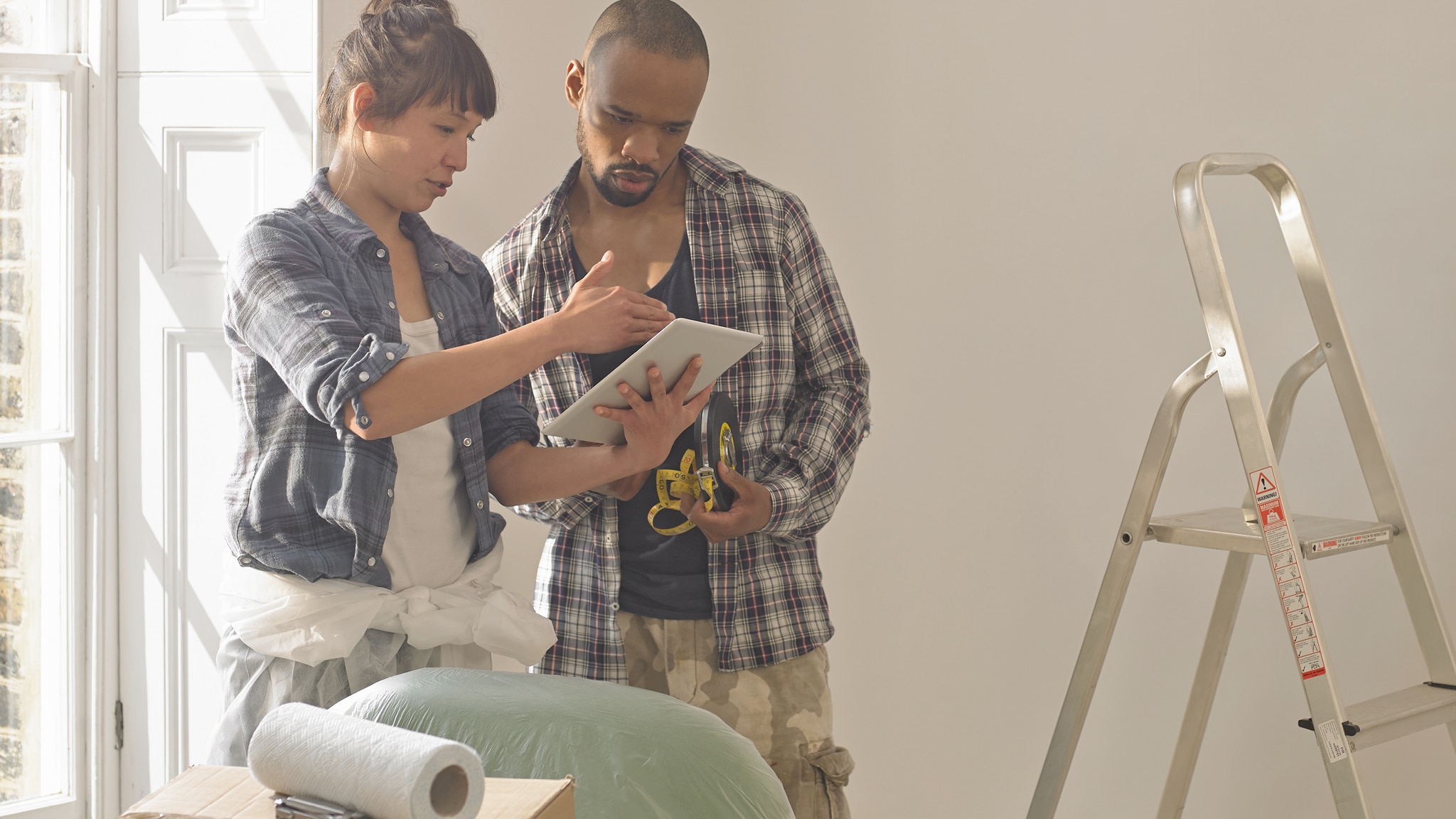 搬到新家后，要对各空间大体地考量一下，把那些可以无需花费太多就能轻松装修的地方列成清单记录下来。