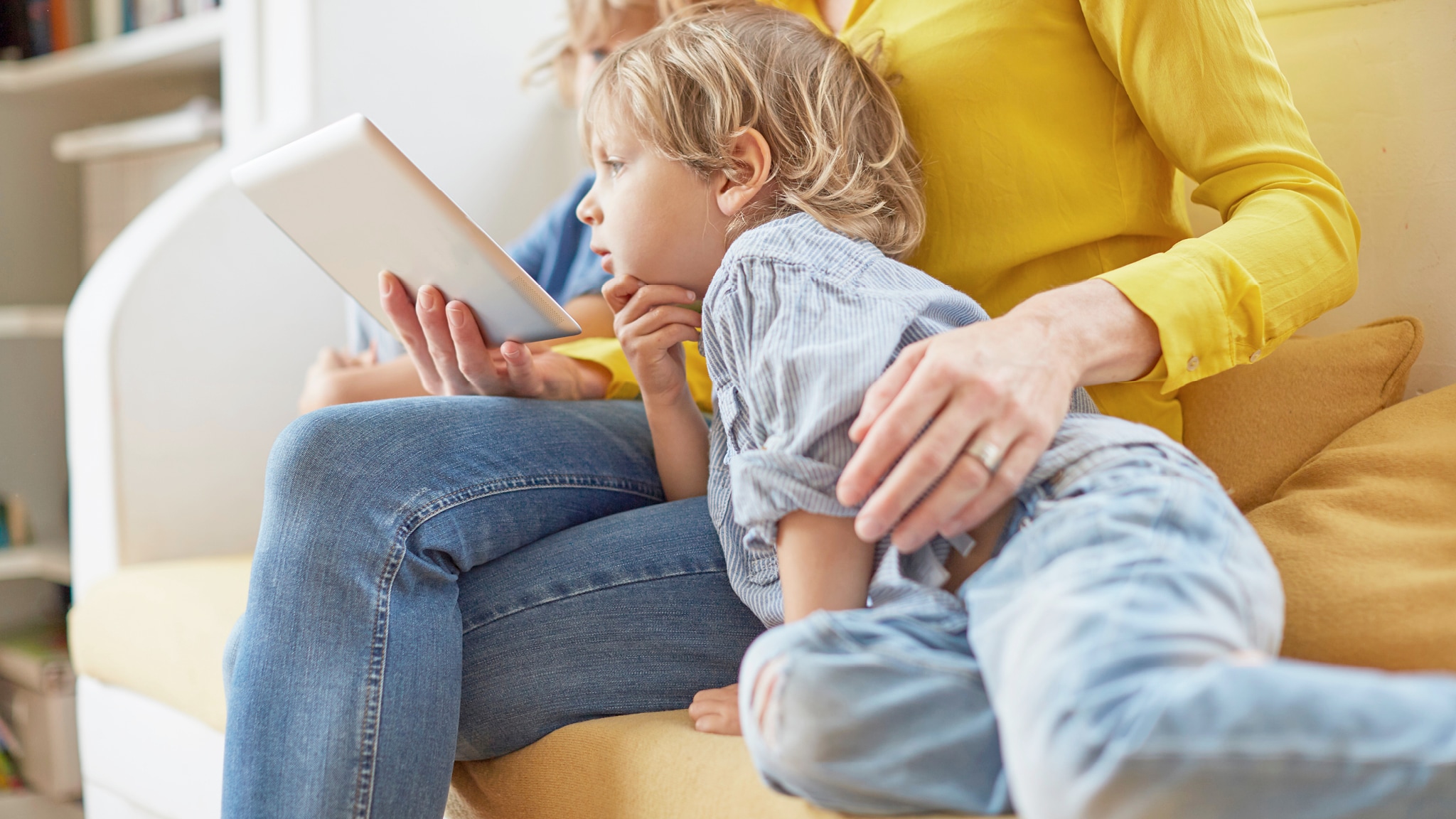 多乐士焕色大师软件妙趣十足，简单实用，可帮助您的孩子挑选他们在新家的卧室配色方案。