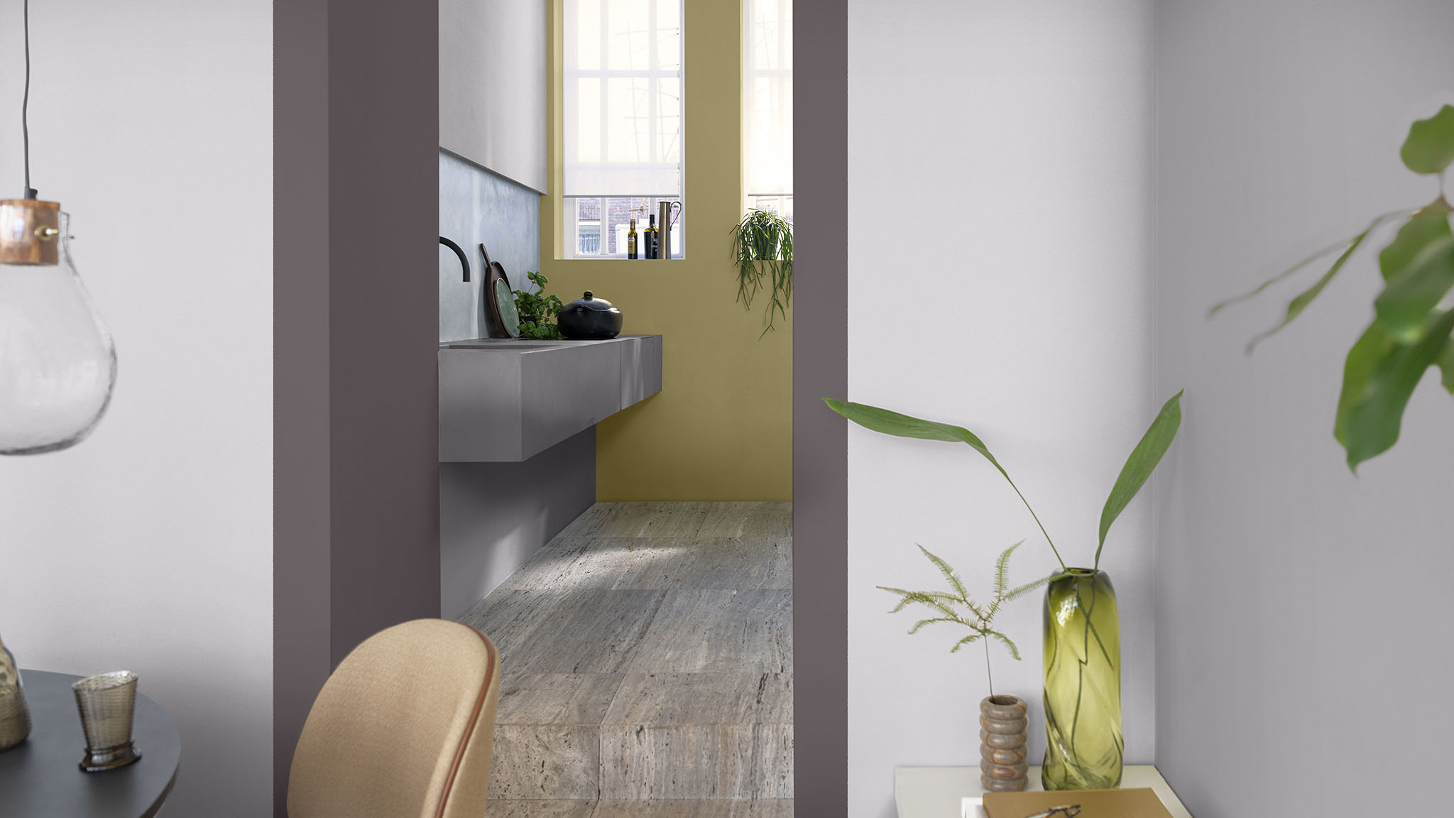 使用淡紫色连通餐厅，并以野麦黄作为后墙远景色的厨房